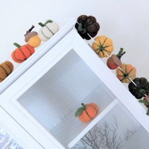 Pumpkin baby garland decor, nursery decor, wool felt pumpkin and felt acorns garland, felt ball garland decor, Cinderella wedding decoration