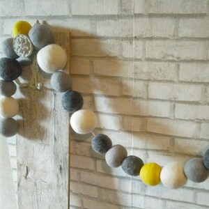 Large Jumbo Felt Ball Garland, Felt Ball Garland, 5cm 6cm 7cm, Housewarming Garland Decor for Kids, Soft Colors Garland, Kid&#39;s Room Decor