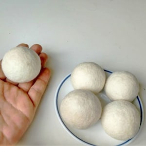 Felt Balls 4 cm / 40 mm White Ivory Color - Jumbo Felt Balls - Handmade Wool Felt Balls - Felted Balls for DIY - 5, 10 or 20 pcs