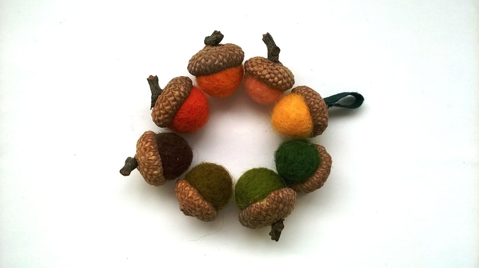 Felt Ball Acorns... Great for fall!