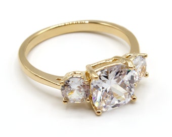 Ring Gold Plated 3 microns 18 carats with 3 Transparent Stones in Cubic Zirconia