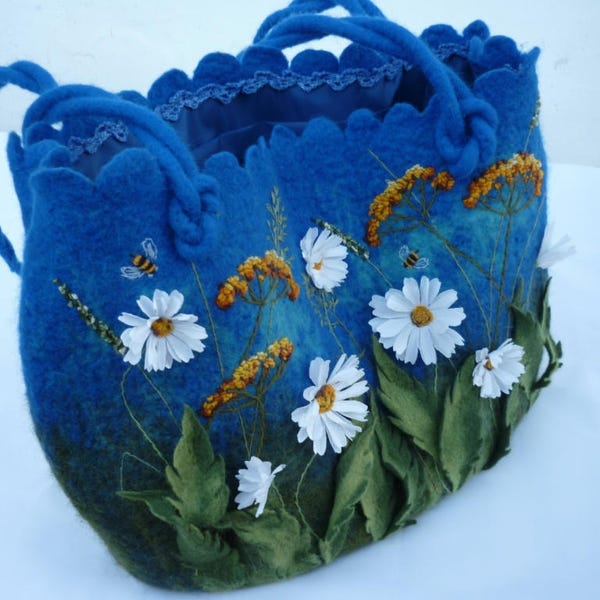 Mom Holiday Gift Blue bag chamomile spring bag Tote Bag womens purse chamomile with daisy flowers handmade bag shoulder bag with bees
