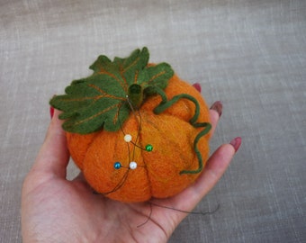 Pumpkin needle pad Pincushion Pin Cushion handmade Halloween decorations Felted Pumpkin handcrafted Accessory pincushions Sewing Pins