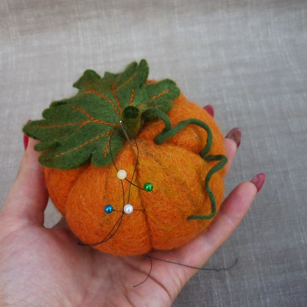 Pumpkin needle pad Pincushion Pin Cushion handmade Halloween decorations Felted Pumpkin handcrafted Accessory pincushions Sewing Pins