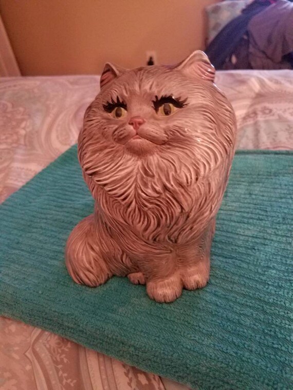Chat Gris Avec Des Yeux Verts Rose Marron Oreilles Nez Et La Bouche Chat La Figurine