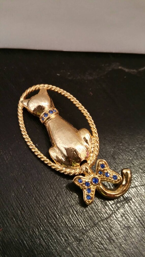 Bobbi Brooks Cat Pin Brooch Buttetfly