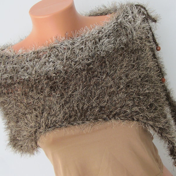 Shawl furry fox look elegant, classy capelet Zoom Eclectic poncho BOHO chic hand knit 2 tone brown fur knit shoulder warmer Scarf/Caplet.