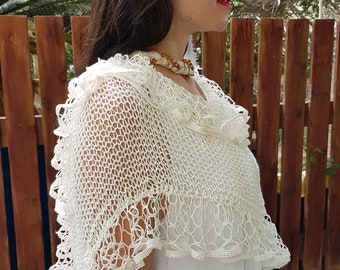 Estola/chal blanco nieve estilo boho nupcial, chal largo, bufanda de encaje tejida a mano, bufanda de boda con volantes, estilo ecléctico y elegante, úsala de muchas maneras