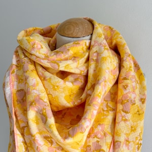 Summer scarf square muslin XXL wrap scarf triangular scarf loop scarf pink yellow pastel flowers cotton scarf stole gift Mother&#39;s Day