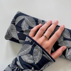 Armwarmers Cuffs Accessories Wristwarmers Muffs Cuffs Arm warmers Blue Navy Leaves