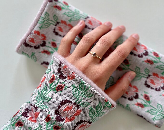 Armwarmers Cuffs Muffs Wristwarmers Cuffs Arm warmers Green Flowers Retro Pink Jersey