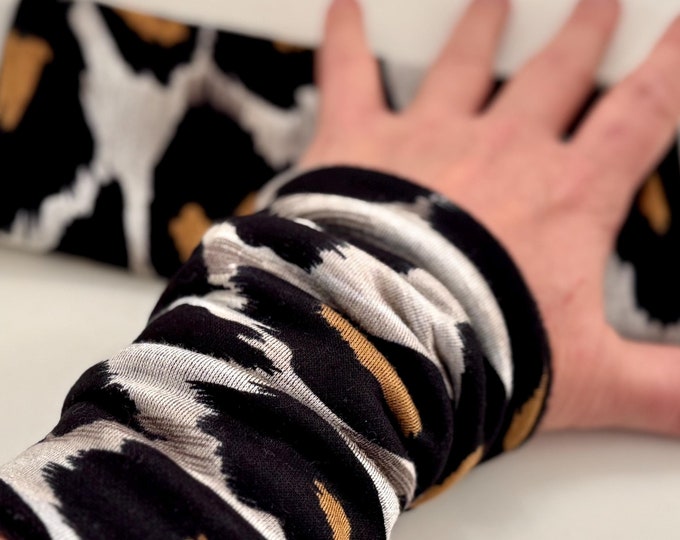 Arm warmers cuffs wrist warmers muff knit black fleece winter lined Leo animal print