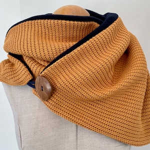 wrap scarf, triangular scarf, loop scarf