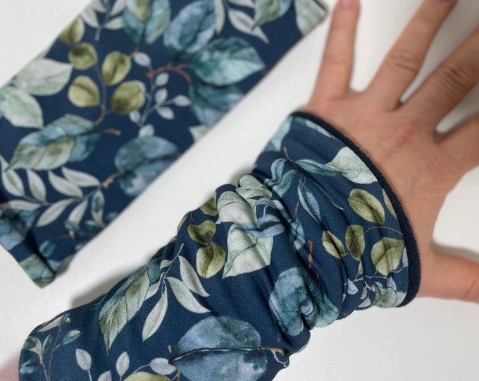 Armwarmers Cuffs Accessories Wristwarmers Muffs Cuffs Arm warmers Green Leaves Watercolor