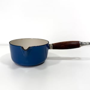 Le Creuset Blå Side Pour Kastrull Vintage Emalj Gjutjärn Trähandtag Liten Såsgryta