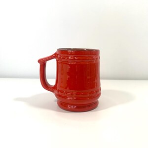 Taza de cerámica Frankoma C10 naranja y roja