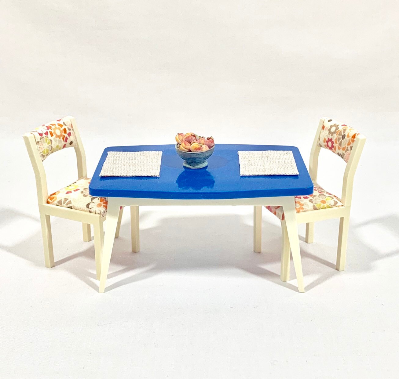 dollhouse table and chairs