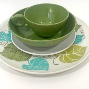 Laguna Melmac 16 piece Dinnerware Set Vintage Mid Century Modern Avocado Green Monstera Leaf Dishes
