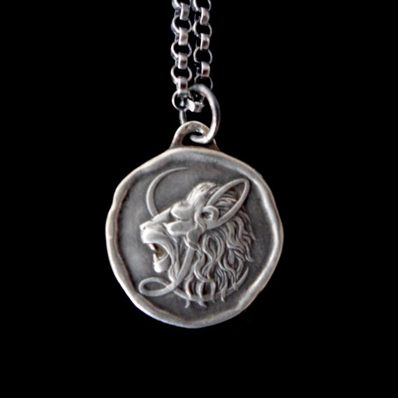 Vintage Leo Zodiac Charm Pendant Necklace - image 1