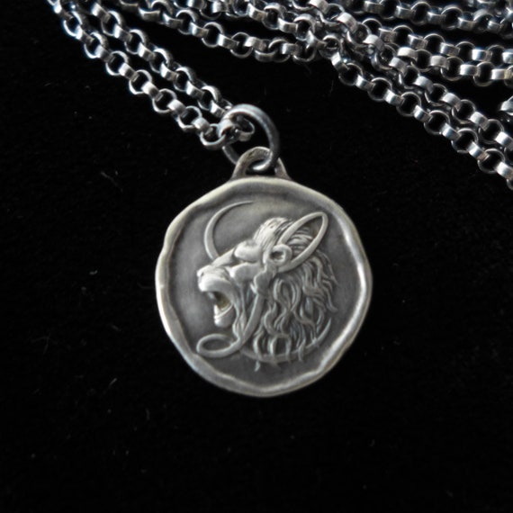 Vintage Leo Zodiac Charm Pendant Necklace