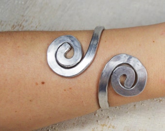 Bracelet Aluminum celtic spiral bracelet metal aluminum wire arm bracelet adjustable rocker minimal cuff bridal gift spiral minimal rock