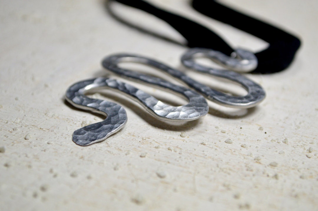 Girocollo a squame di serpente - Italia