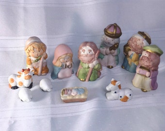 Vintage porcelain nativity set 11 pieces Taiwan / Christmas collection/ small porcelian peices