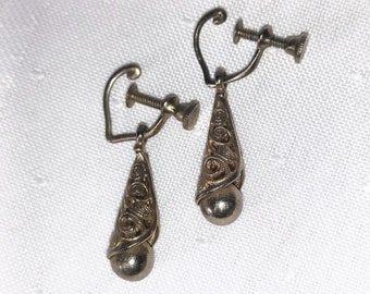 Vintage elegant silver teardrop earrings