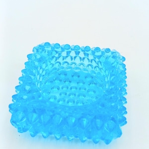 Vtg. Mid-century Fenton Ice Blue Hobnail Spike Square Salt Cellar. Trinket/Ring/Votive Candle Holder. 2.5&quot;×2.5&quot;.