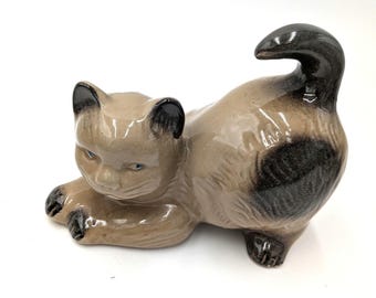 Vintage Siamese Cat Handcrafted Collectable 6" Figurine. Ceramic.