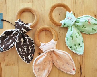 Shower beads Baby crib arm mobile Jewelry Macrame Pendant connector Teething Circle napkin 3 inches Beeswax Maple Hardwood Rings