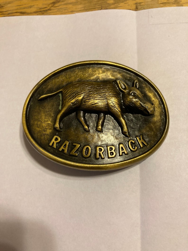 Razorback buckle image 2