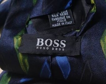 Beautiful tie for vintage lover. Second hand for men. Rare collection. Gift for men. Bijoux Carcajou Montreal Canada