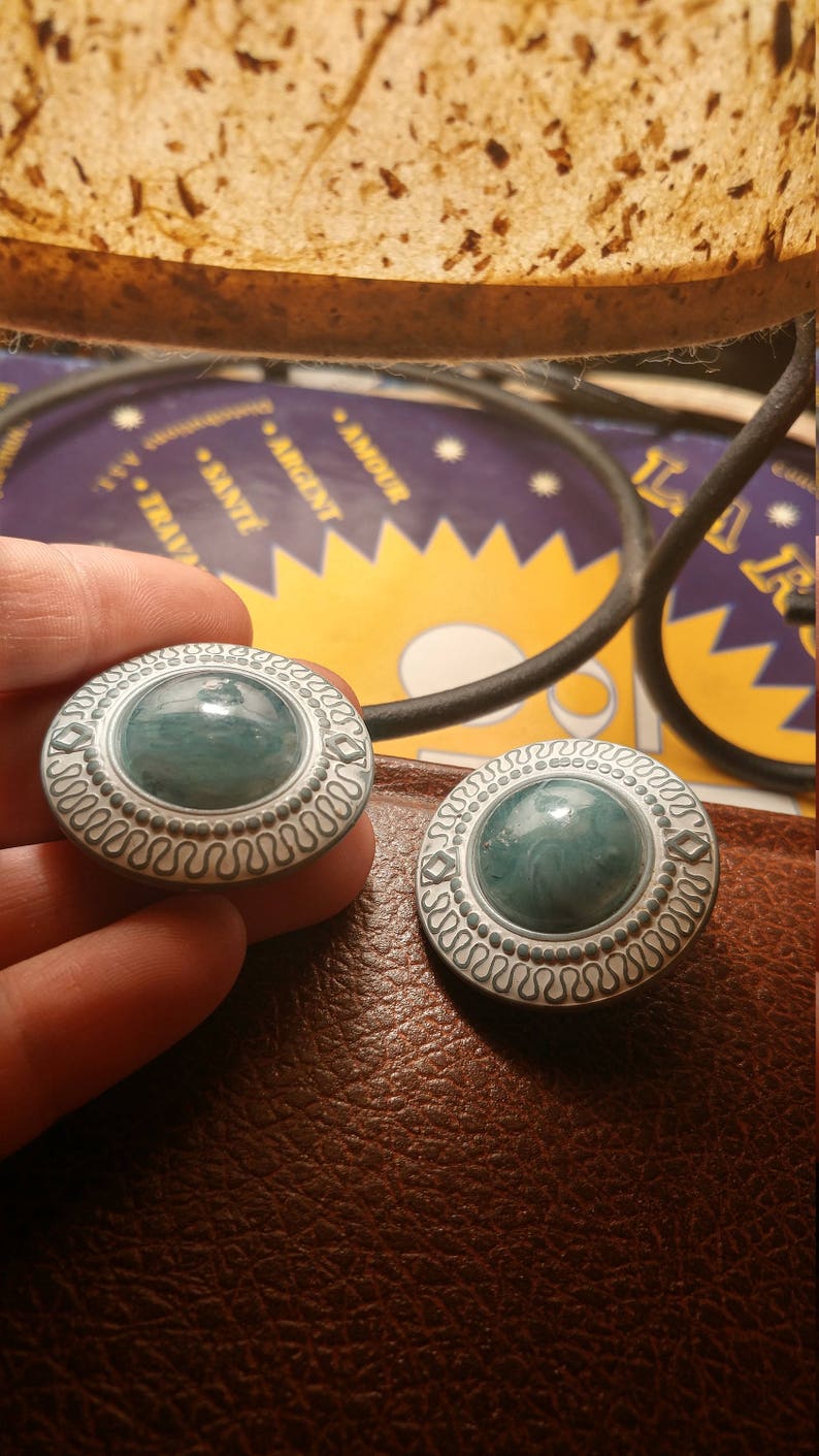 pretty art deco motifs \u2022 Montreal Quebec Canadian Vintage Shop Vintage drop black and white clip earring vintage plastic lucite Bakelite