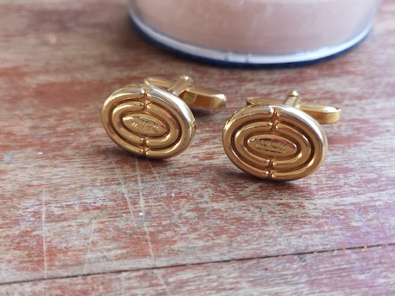 Paire De Boutons De Manchettes Vintage - Métal Doré - Anciens Et Élégants