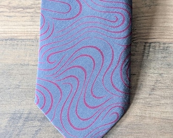 Cravate vintage 100% soie Andriano gris mauve à motifs tourbillons bordeaux