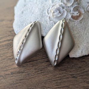 Boucles D'oreilles Vintage Années 80 – Style Rétro Chic – Occasion En Bon état