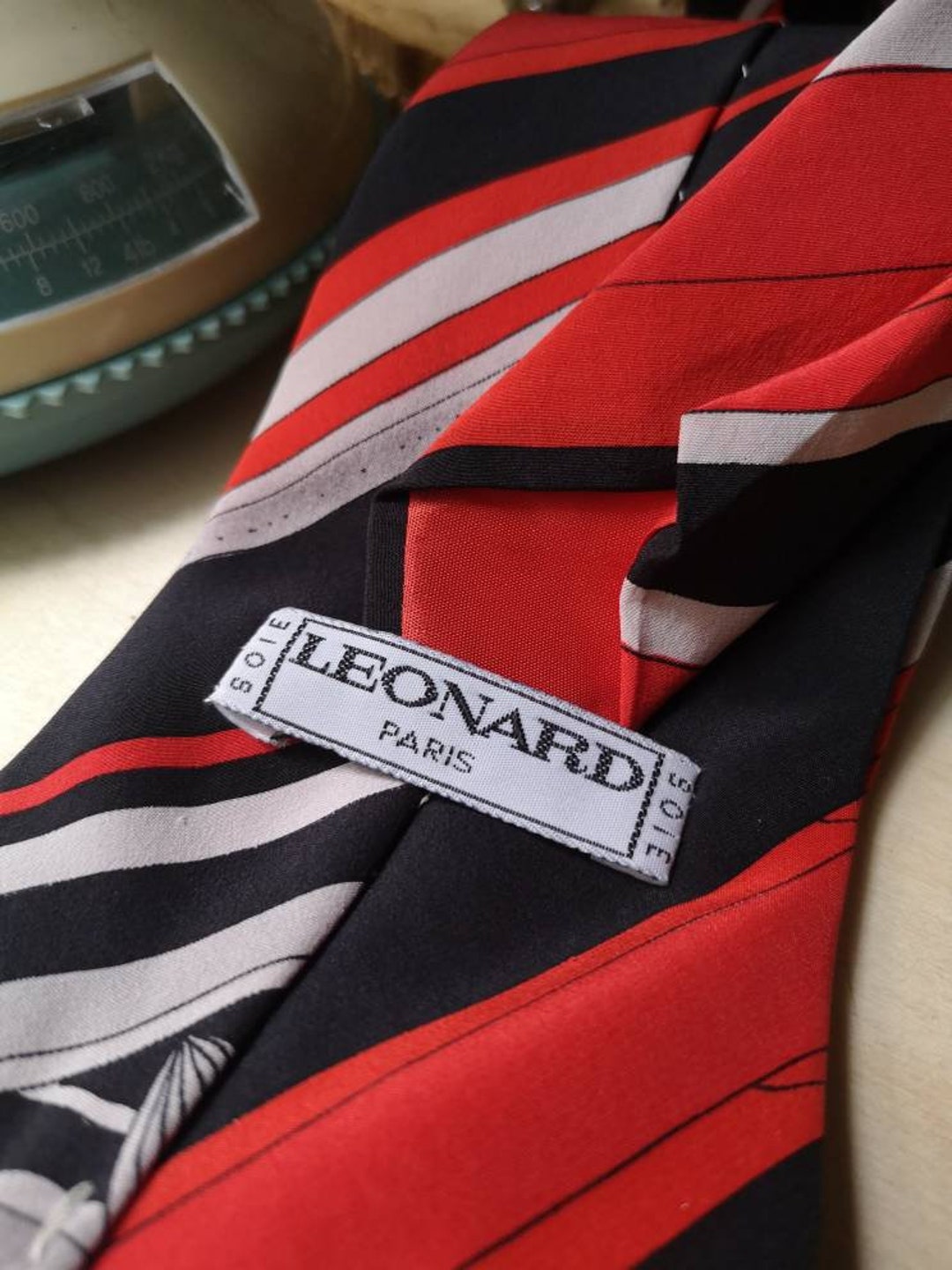 second hand white tie