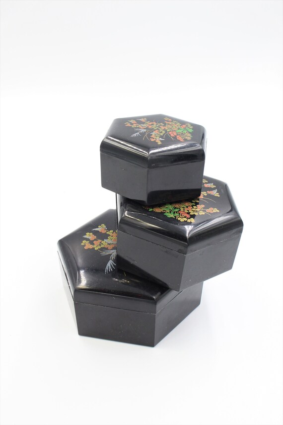 Red /& Gold Plastic Jewellery Trinket Box Made In Japan ELIZABETH ARDEN Oriental Chrysanthemum Design Black Vintage 1970s