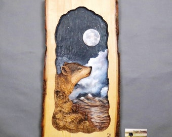 Life-like Wolf In Nature,Wood Carving,Bark,HandMade Gift,Wall Hanging Cottage Art,for Wolf lovers,Rustic Unique Deco,Personnalized,Inspiring