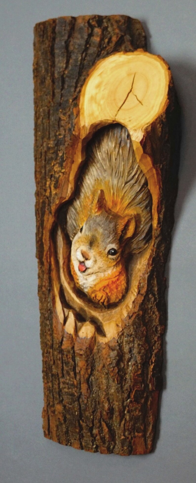 Ardilla tallada en madera en corteza otoño animal feliz arte | Etsy