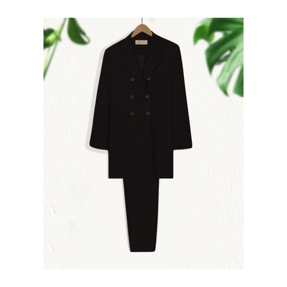 women's black business suit