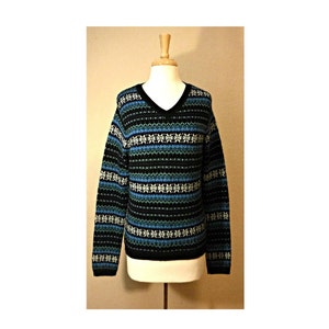 Women&#39;s Sweater- Wool Sweater- Vintage Pullover- Pullover Sweater- Knit Sweater- Woven Sweater- Winter Sweater- Nordic Snowflake Sweater
