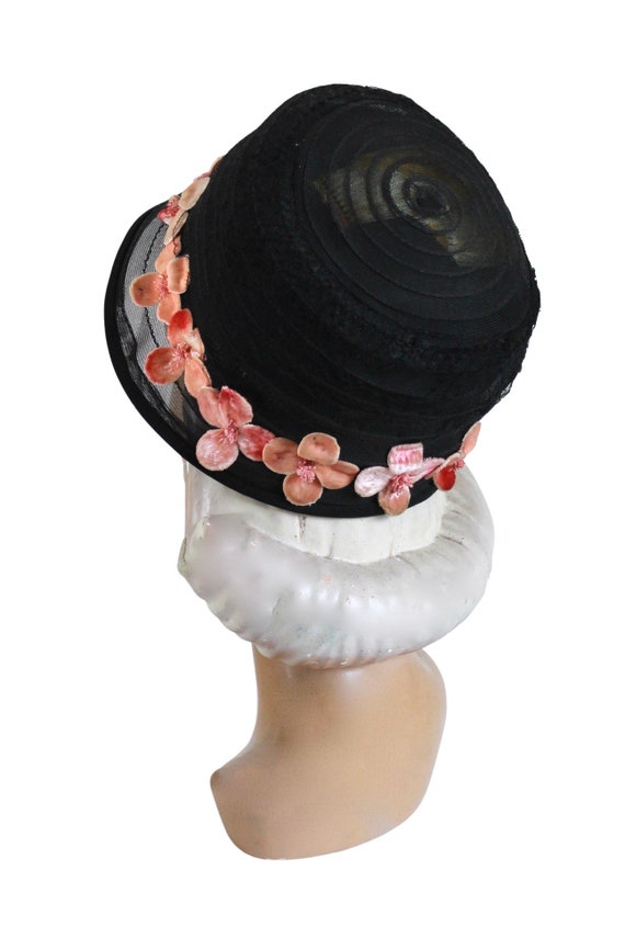 1920s Black Cloche Hat with Pale Pink Velvet Flow… - image 9