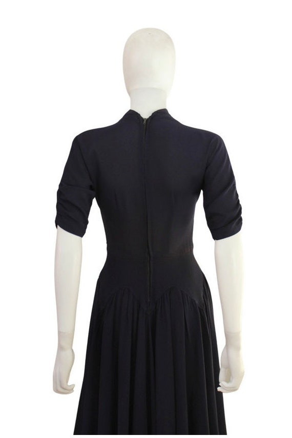 Early 1950s Navy Blue Rayon Swing Dress - 1950s N… - image 9