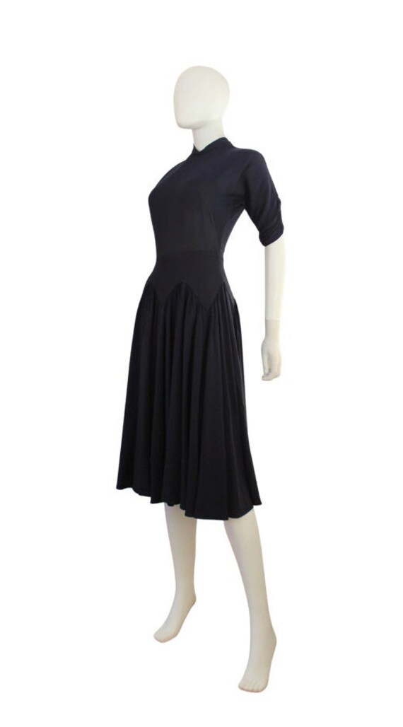 Early 1950s Navy Blue Rayon Swing Dress - 1950s N… - image 5