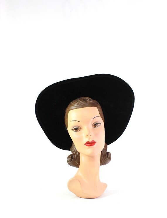1950s Black Velvet Platter Hat - 1950s Black Platt