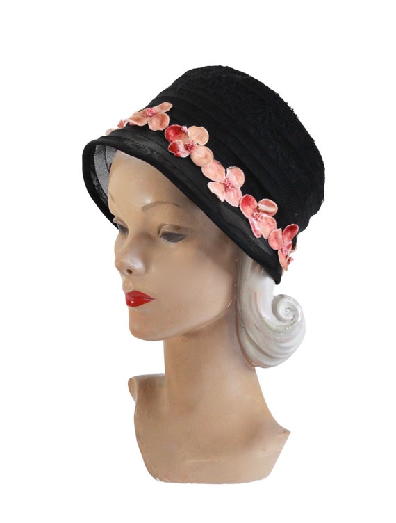 1920s Black Cloche Hat with Pale Pink Velvet Flow… - image 4