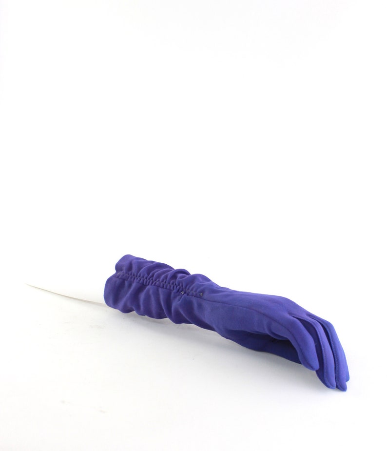 1950s Gloves 1950s Purple Gloves 1950s Purple Gloves Vintage Purple Gloves Vintage Gloves 1950s Nylon Gloves Purple Gloves