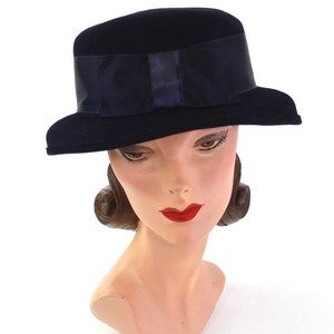 1930s Navy Blue Cloche Hat 1930s Womens Hat 1930s Cloche Vintage Cloche 1930s Blue Hat Womens Blue Hat 1930s Hat Vintage Hat image 3